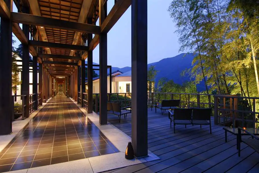 Top 10 Luxury Hotels in the world - Gora