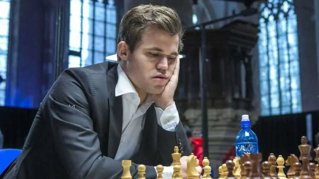 MAGNUS CARLSEN