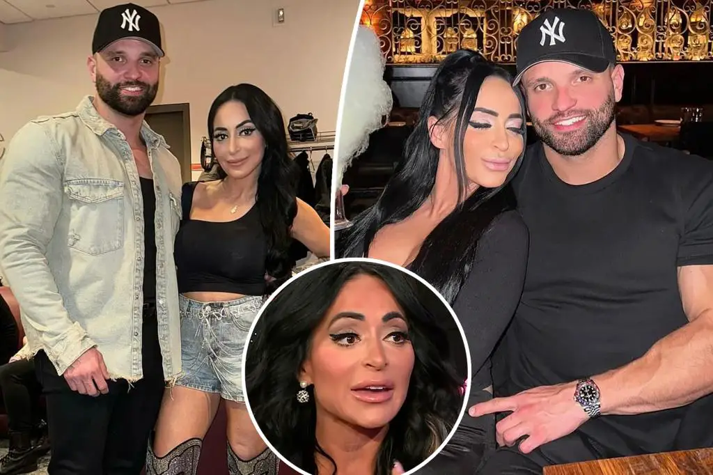 Angelina Pivarnick Vinny split