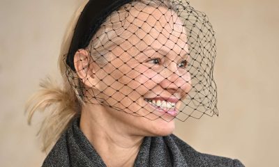 pamela anderson dior paris fashion week2 12725 2072a0223f274359be2aa1984ba9c8bc