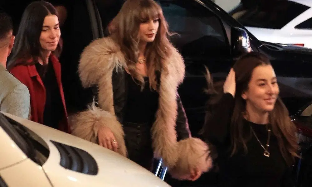 taylor swift haim 020825 2 3f4c20ce9e934b3a95b6fd6e300d37ed