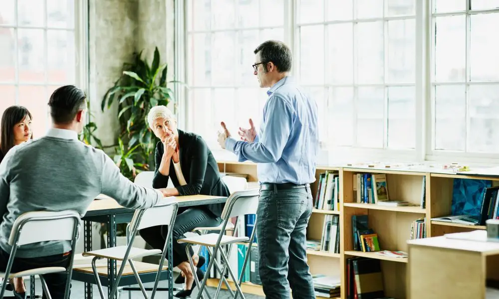 1742488895 confronting underperforming employees effective accountability 0325 g 935644004