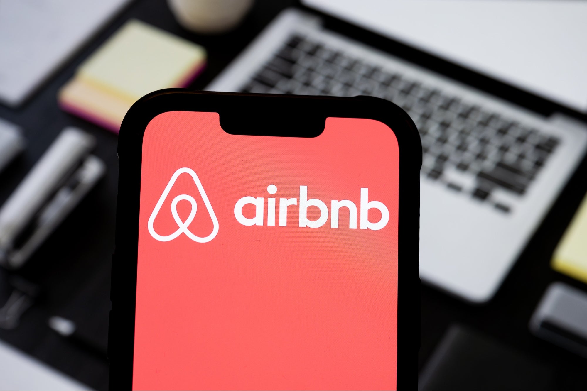 1745265653 Airbnb 2202831609