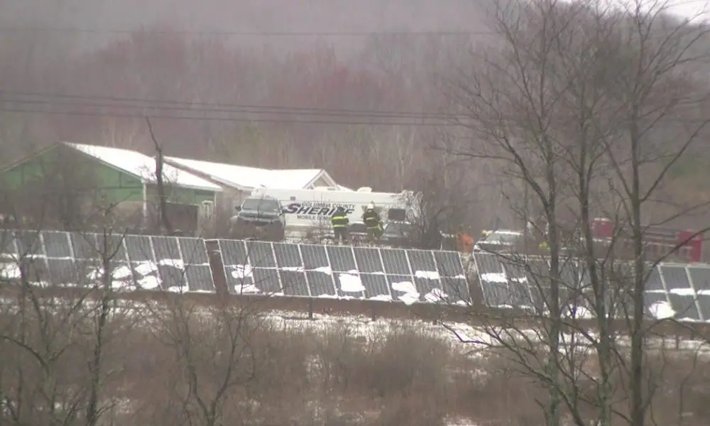 copake plane crash 11p wcbsdl2c hi res still 00 00 2208