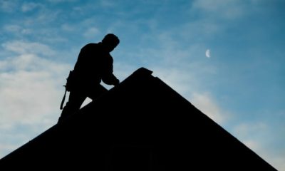 Worker.on .roof