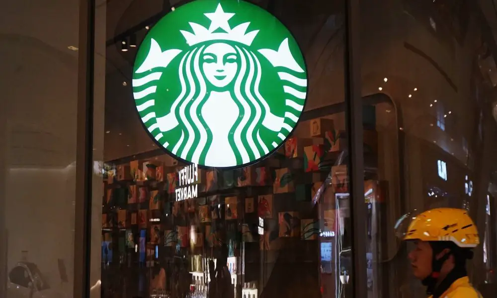 1750878958 Starbucks 2219101982