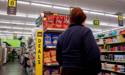 INV DollarGeneralCustomer GettyImages 2074365014 46d3a9b958aa441cbdfd4fdefb3670c8