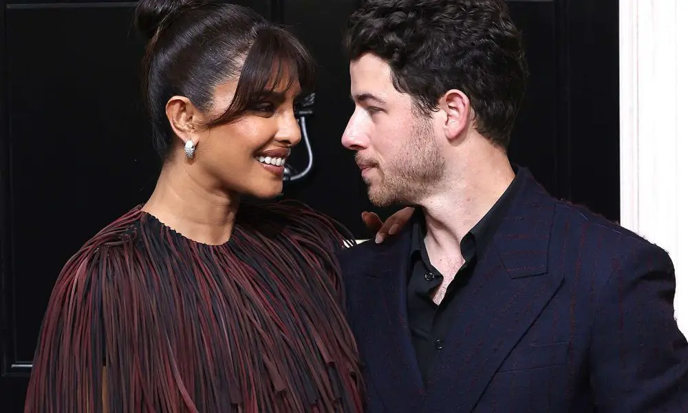 Priyanka Chopra and Nick Jonas london 1 070125 b6c26c8c8e094587bf0d83b1151b3a2f