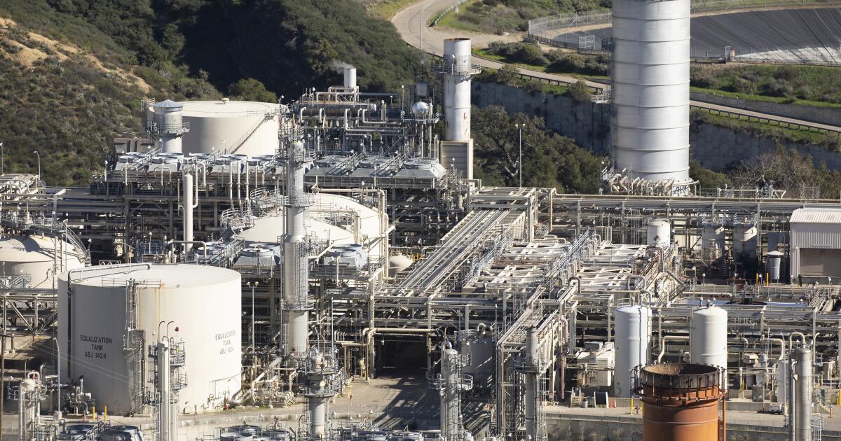 urlhttps3A2F2Fcalifornia times brightspot.s3.amazonaws.com2Ffc2F1e2F9259ab3d438f8ca8a85f2241