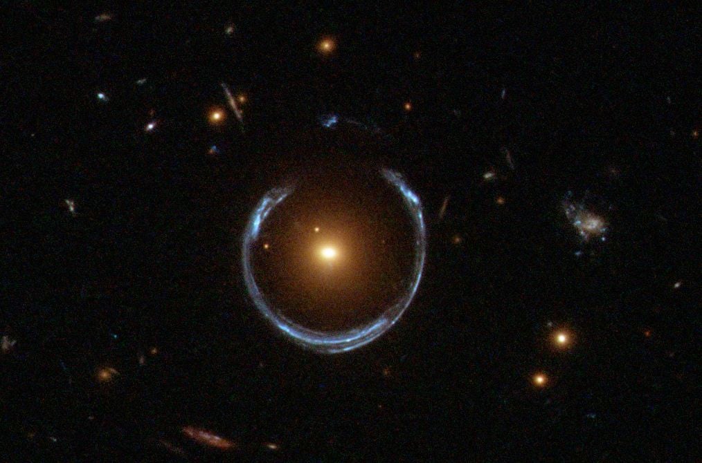 A Horseshoe Einstein Ring from Hubble 1 20260515 070108