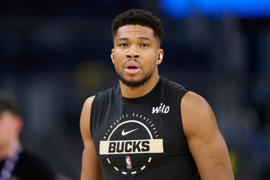 Giannis Antetokounmpo2