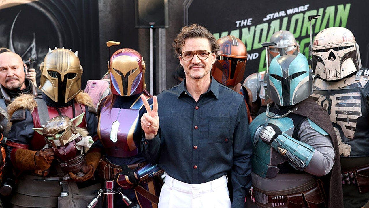 pedro pascal mandalorian premiere fox news 001