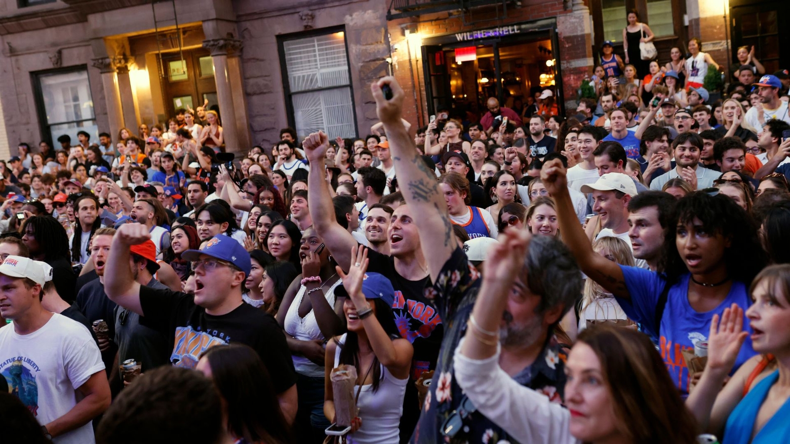 19291833 061326 wabc ny watchparty img