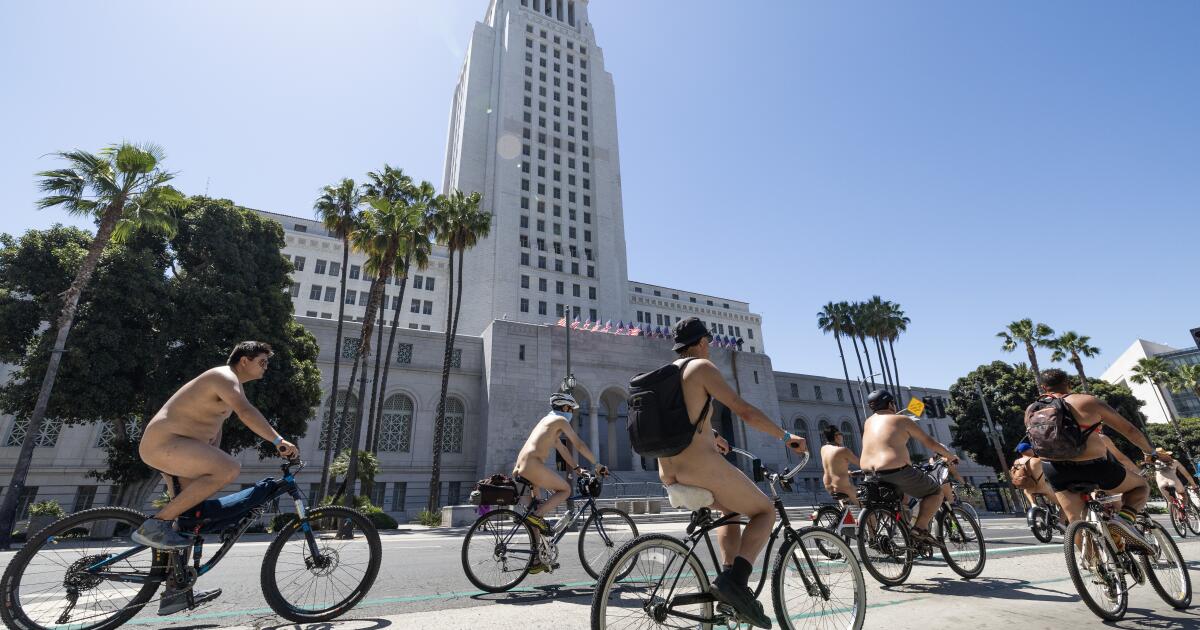 urlhttps3A2F2Fcalifornia times brightspot.s3.amazonaws.com2F032F422Fad57627140e0833ae88abd55